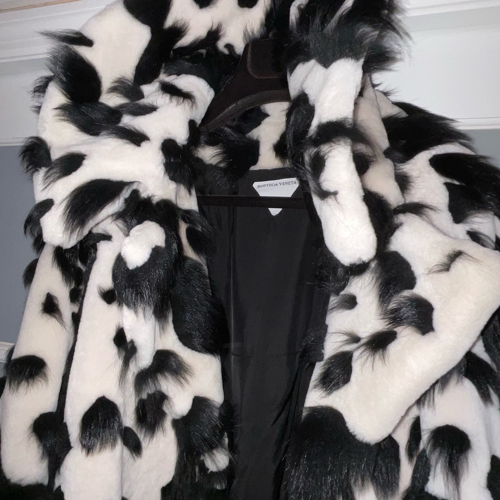 2025 Bottega Veneta Dalmation Shearling Coat - NY Residence 1of1 (New With Tags) - Picture 9 of 13